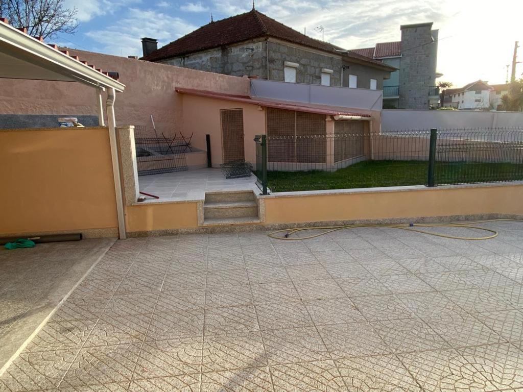 Vivenda Caixilao Casa Com 3 Quartos Виана-ду-Каштелу Экстерьер фото